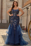 Granatowa sukienka na bal w stylu Mermaid z haftowanym gorsetem i sznurowaną na plecach