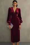 Cabernet Velvet Sheath Świąteczna sukienka midi z długim rękawem
