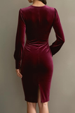 Cabernet Velvet Sheath Świąteczna sukienka midi z długim rękawem
