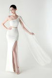 Jednoramiena sermaid streamer, długa formalna sukienka z rozcięciem