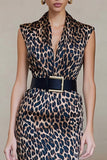 Brązowa sukienka do pracy z satynowym midi z brązowym leopardem w bodycon i wzór