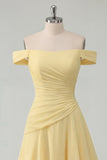 Sukienka maxi z falami z rozcięciem z odkrytymi ramionami w kolorze chiffon Butter Butter Yellow A-line