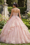 Sukienka balowa bez ramiączek, z koralikami i różową falbaną Quinceanera