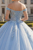 Jasnoniebieska suknia balowa z odkrytymi ramionami i aplikacjami na gorset Quinceanera