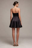 Gorset bez ramiączek: Linia A Little Black Dress z kieszeniami