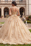 Sukienka Quinceanera z dekoltem szampana w kształcie szampana i dekoltem w serek.