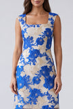 Krótka sukienka robocza z niebieskim kwiatowym dekoltem i kwadratowym dekoltem