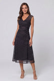 -biała siatka w kropki z dekoltem w serek A Line Midi Work Dress