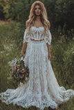 Korset z koronką z odsłoniętych ramion w kolorze kości słoniowej – suknia ślubna Boho