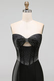 obcisła sukienka na bal z koralikami z kokardkami i kokardką z kokardą