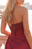 Bordowy bodycon Sweetheart Corset, marszczany i frędzlowy sznurowak na plecach