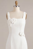 Biała sukienka z kwadratowym kołnierzem, dopasowana do ciała i kwiatami 3D