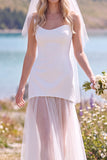 Biała suknia ślubna z tiulu bez ramiączek