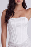 Biała sukienka bez ramiączek z cekinami bez ramiączek i sznurowadła na plecach