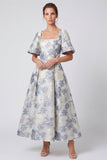 A-line Dusty Blue Jacquard Square Neck Kwiecista sukienka maxi z krótkim rękawem