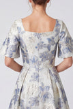 A-line Dusty Blue Jacquard Square Neck Kwiecista sukienka maxi z krótkim rękawem