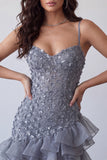Bodycon w kolorze Dusty Lavender Floral Spaghetti Strips Krótka Sukienka na Homecoming z falbanami