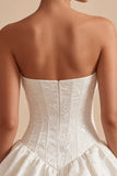 Sweetheart White A-Line Gorset – kwiatowa sukienka na wieczór panieński z falbanami