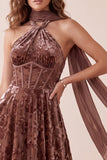 Gorset Czekoladowe gorsety, aksamitny strój na ramię A-line, Maxi Formal Dress z szyfonową szarfą