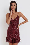 Bordowa sukienka koktajlowa z cekinami na bodycon i ramiączka spaghetti