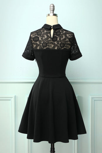 Czarna Sukienka Vintage z Wysokim Dekoltem