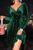 Załaduj obraz do przeglądarki galerii, Dekolt V Zielona Aksamitna Sukienka Świąteczna