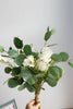 Załaduj obraz do przeglądarki galerii, Mori White Hand Holding Bukiet Kwiatów
