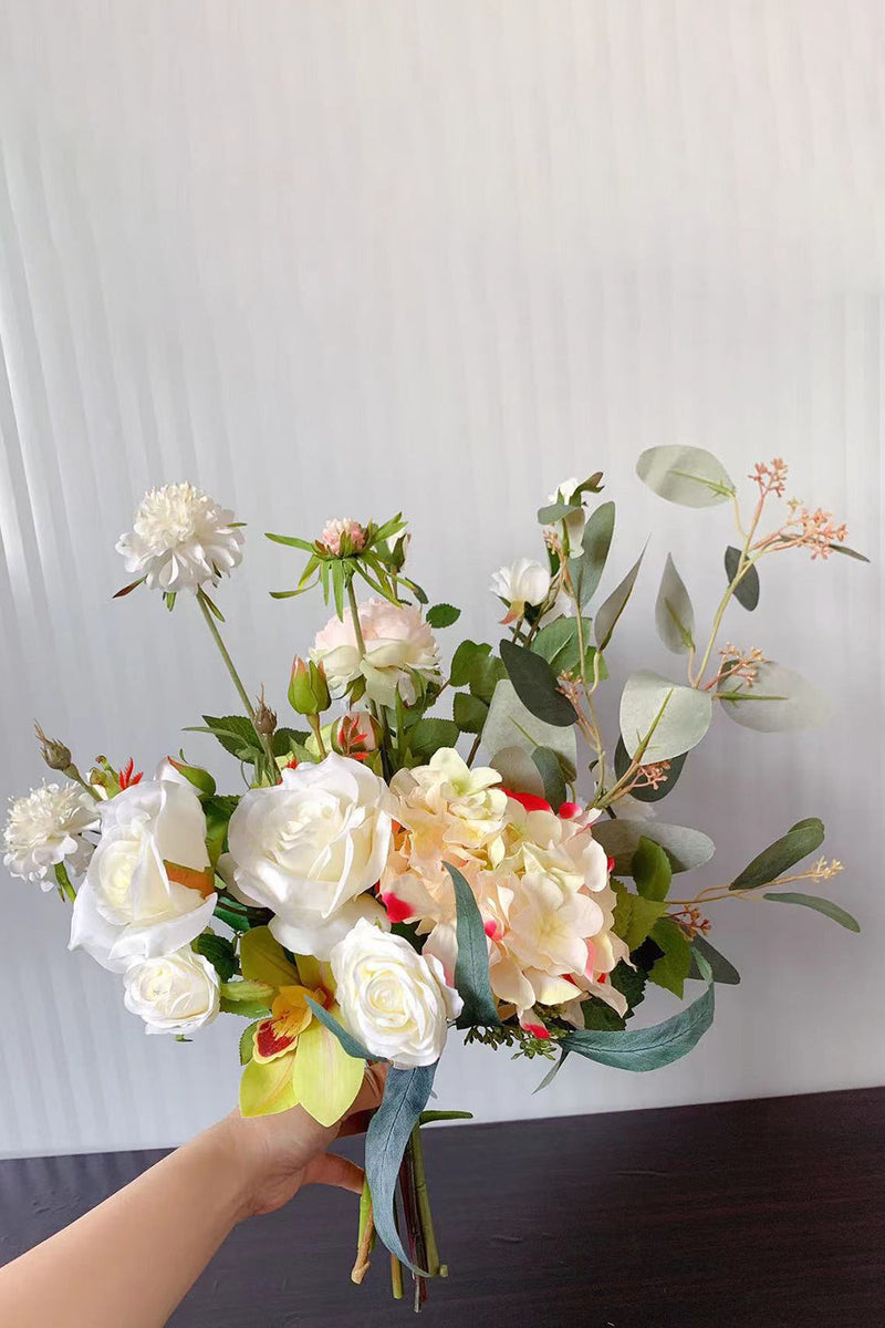 Załaduj obraz do przeglądarki galerii, Symulacja Bukiet Ślubny Trzymając Kwiaty