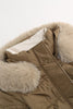 Załaduj obraz do przeglądarki galerii, Dopasowana długa kurtka Puffer w kolorze khaki z kapturem ze sztucznego futra