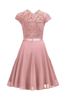 Różowa koronkowa sukienka A Line z marszczeniami