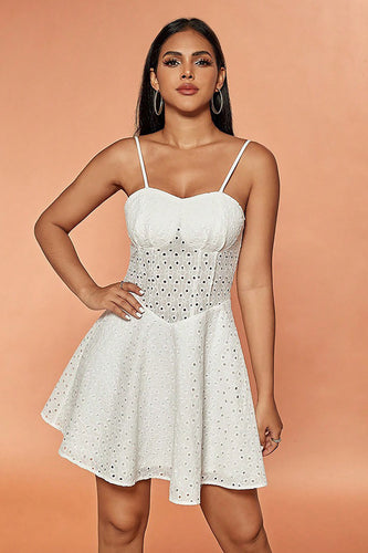Biała krótka koronkowa letnia sukienka na ramiączkach Spaghetti w kształcie litery A