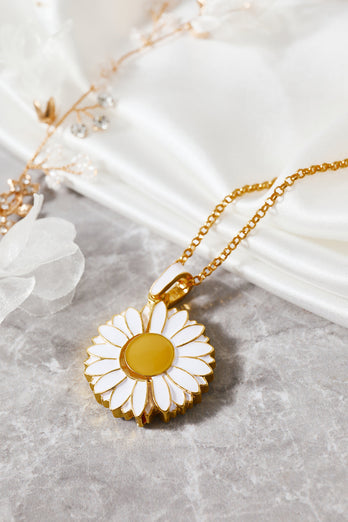 Naszyjnik ze złotym kwiatem
