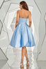 Załaduj obraz do przeglądarki galerii, Niebieska Sukienka Koktajlowa Bez Ramiączek