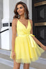 Załaduj obraz do przeglądarki galerii, Żółte paski spaghetti Tiul A Line Krótka sukienka Homecoming