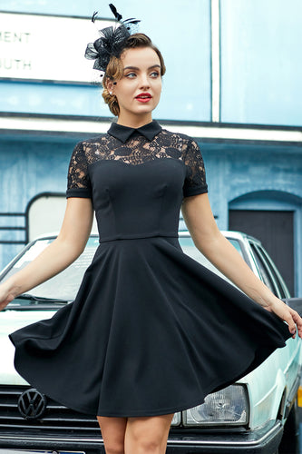 Czarna Sukienka Vintage z Wysokim Dekoltem