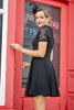 Załaduj obraz do przeglądarki galerii, Czarna Sukienka Vintage z Wysokim Dekoltem