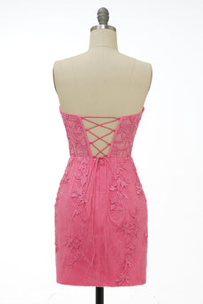 Obcisła różowa krótka sukienka Homecoming z aplikacjami