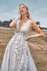 Załaduj obraz do przeglądarki galerii, Linia Tiulowa Suknia Ślubna Z Kości Słoniowej Z Aplikacjami
