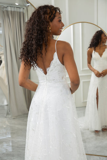 Koronkowa suknia ślubna w kształcie litery A w kształcie kości słoniowej z rozcięciem