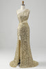 Załaduj obraz do przeglądarki galerii, Złota Cekinowa Sukienka Na Studniówkę Z Frędzlami Na Jedno Ramię Z Rozcięciem
