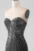 Załaduj obraz do przeglądarki galerii, Czarna Brokatowa Sukienki Na Studniówke Bez Ramiączek Z Rozcięciem