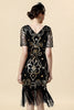 Załaduj obraz do przeglądarki galerii, Czarna Sukienka z Frędzlami Lata 20 z Zestawem Akcesoria Lata 20