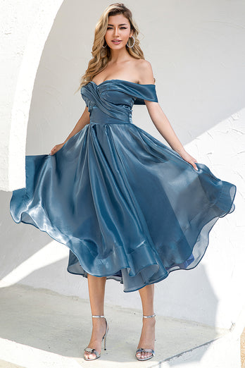 Niebieska Sukienka z Odkrytymi Ramionami na Studniówkę
