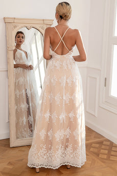 Biała koronkowa sukienka na długi bal studniówkowy