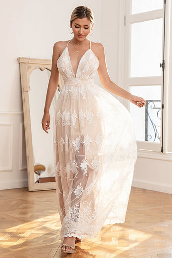 Biała koronkowa sukienka na długi bal studniówkowy