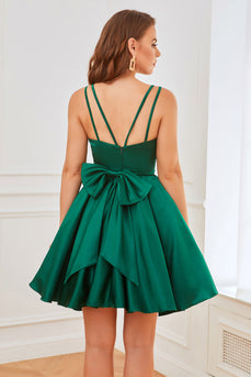 Zielona satynowa krótka sukienka na studniówkę